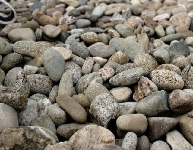 Галька речная пестрая (20-40 мм.)  купить в Череповце от производителя, без посредников